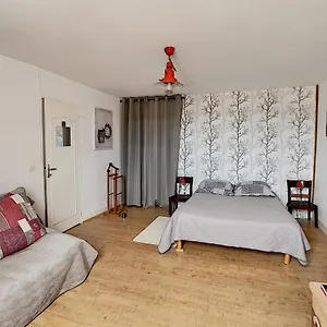 Frühstückspension Maison De Au Pied De La Montagne Noire